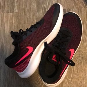 Nike women's sneakers size 6